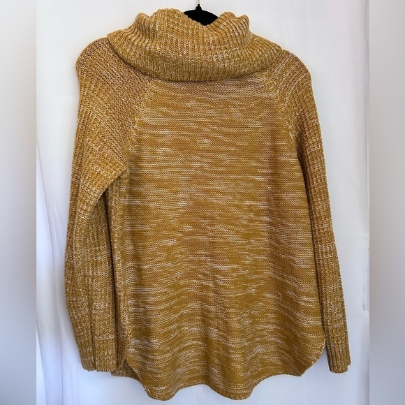 It’s Our Time Knit Oversized Turtleneck Sweater- Yellow/White Size L - Picture 2 of 6